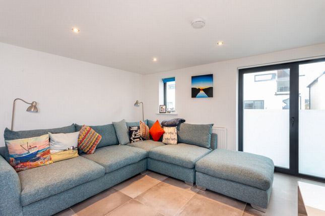 8 Ocean Gateway, Fishermans Beach, Hythe photo 4