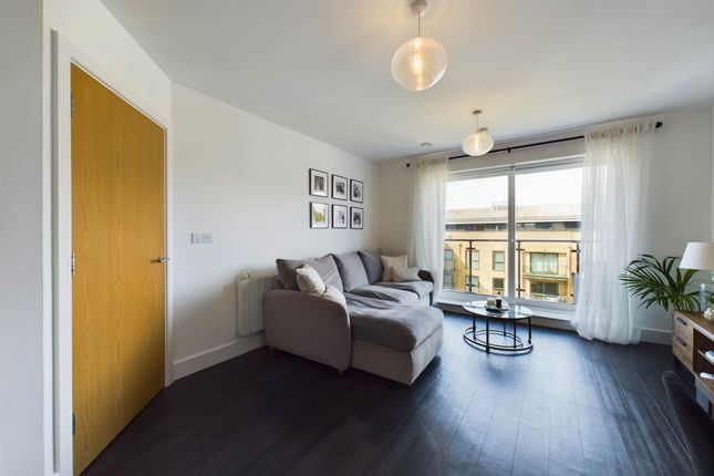 Flat for sale in Grover House, The Embankment