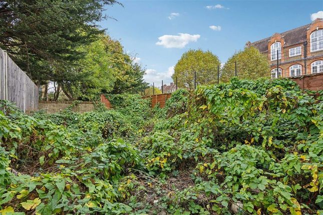 Ground Floor Flat, 60, Surrey Square, London photo 4