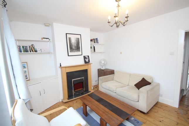 157, Croydon photo 4