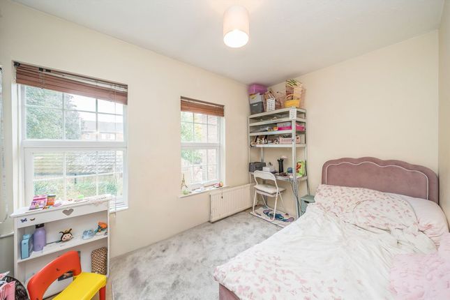 7, Post Lane, Twickenham photo 4