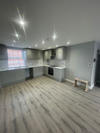 Flat to rent in St. Ann's Road, London