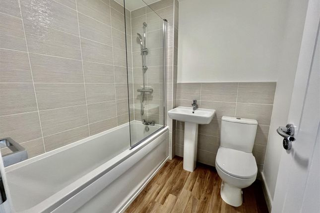 12, Roman Drive, Burton Upon Trent photo 4