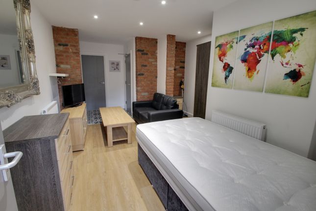 Thumbnail Studio to rent in Braunstone Gate, Leicester