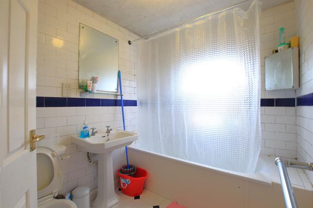 End terrace house for sale in Albion Road, Hounslow