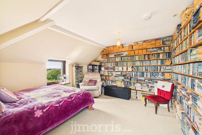 Office/Bedroom 6