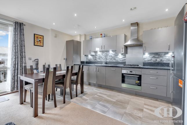 14 Adamson Court, Fleming Road, Southall photo 3
