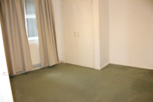 Flat 18 Mermaid Court, Wightman Road, London photo 4