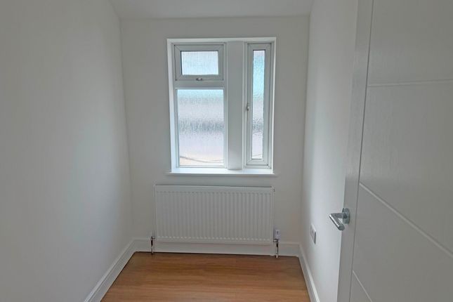 Flat 3, 1 London Road, Luton photo 5