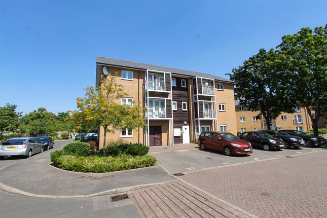 Thumbnail Flat for sale in Hengist Way, Wallington