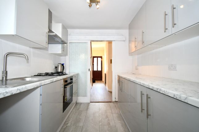 41, Martley Drive, Ilford photo 2