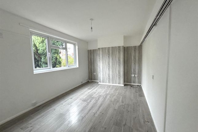 29, St. Davids Crescent, Gravesend photo 3