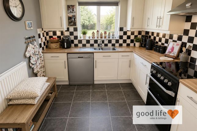 6, Burleigh Close, Sunderland photo 4