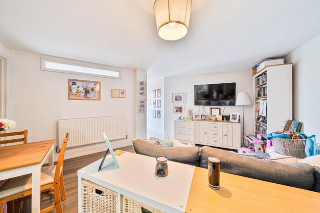 Flat 4, 4b, Highfield Parade, Waterlooville photo 5