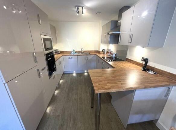 Pincombe Court,4, Buckingham Close, Exmouth photo 2