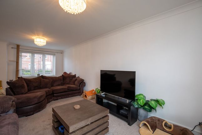 12 Castle Way, Newport photo 2