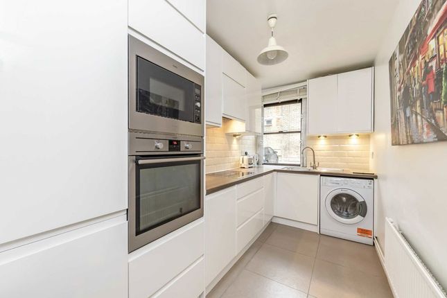 20 Cameret Court, Lorne Gardens, London photo 3