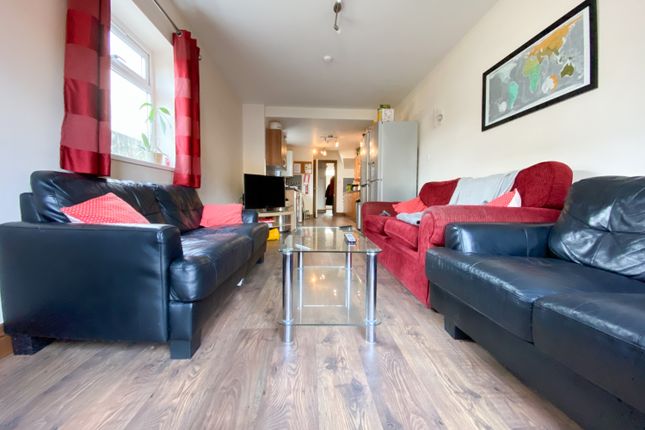 6-bed terraced on 22, Treorky Street, Cardiff, £3,360/mo