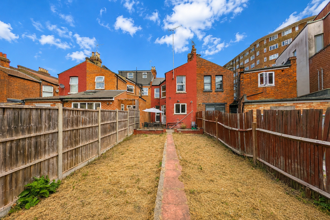 Larch Road, Cricklewood photo 3