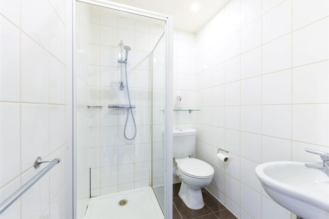 Studio flat on S8, Eastern Blvd, Leicester, £806/mo