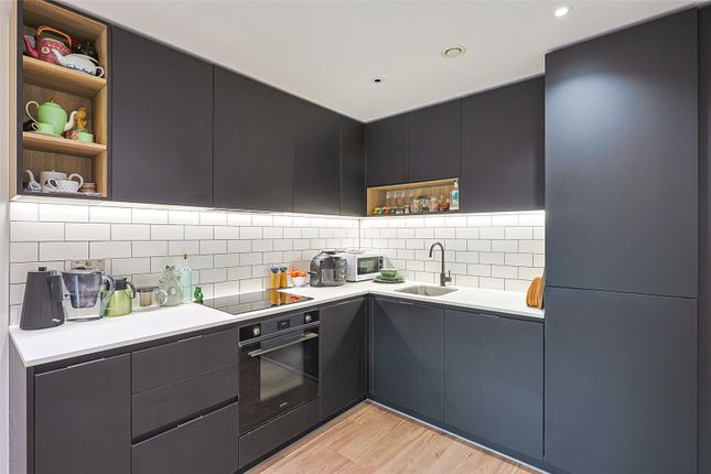 Flat 24, Farington House, 8, East Drive, Colindale photo 3