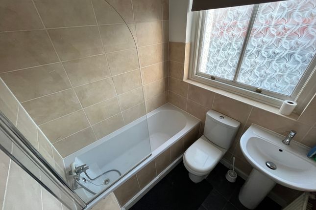 126A, PONTYPOOL photo 5