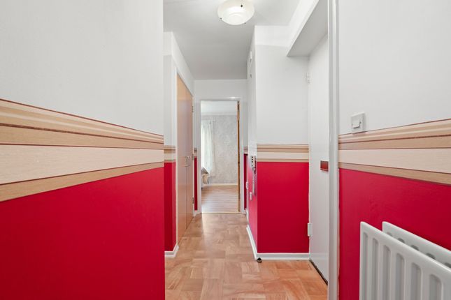 1/2 375 Wellshot Road, Glasgow photo 2