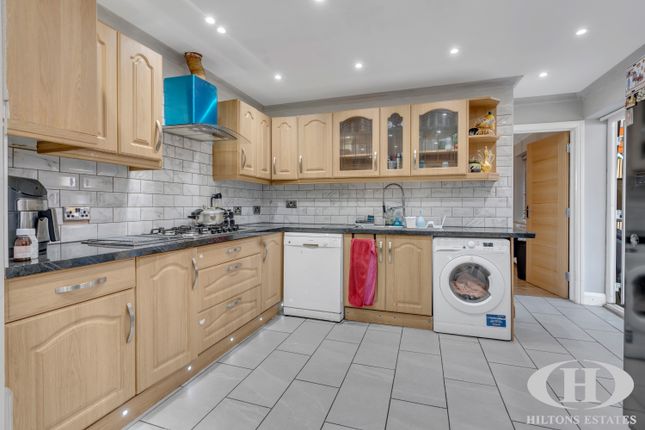 127, Thornton Avenue, West Drayton photo 3