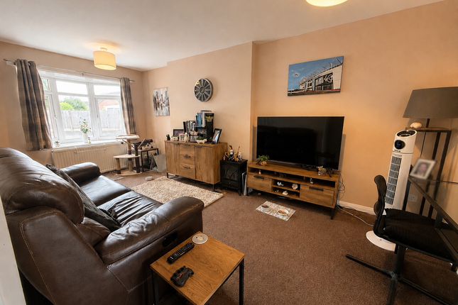 1, Trowbridge Close, Derby photo 3