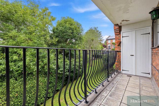 16, The Heights, Essex photo 4