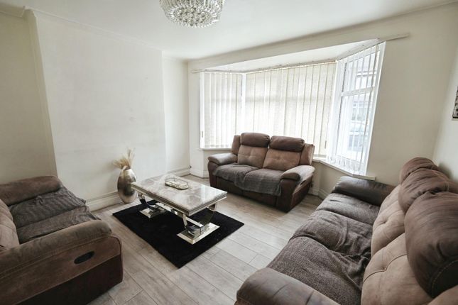 33, Brookthorpe Avenue, Manchester photo 2