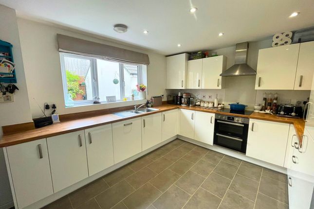 13 Loom End, Tiverton photo 2