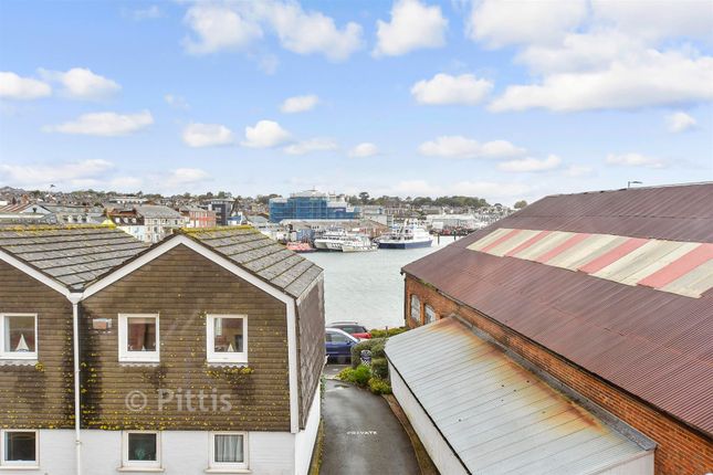 Buckland Court, Castle Street, East Cowes photo 2