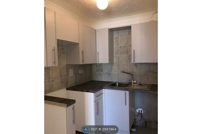 Flat, Caswell Court Louviers Road, Weymouth photo 4