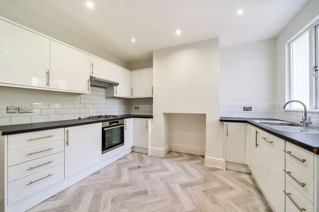 Thumbnail Flat to rent in College Approach, London