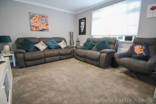 24 Dumfries Close, Watford photo 4