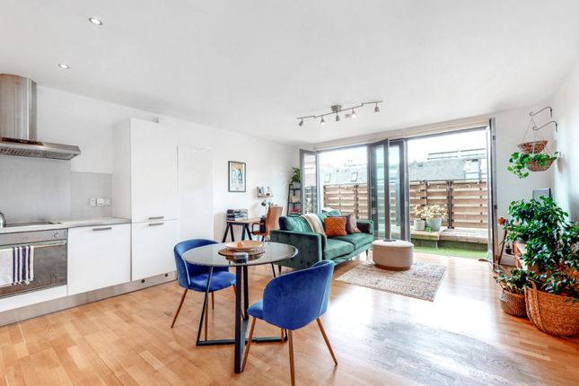 Flat for sale in Traders Quarters, Overton's Yard, Croydon