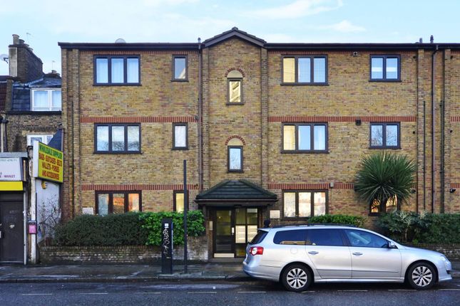 Thumbnail Flat to rent in Hackney Road, Bethnal Green, London