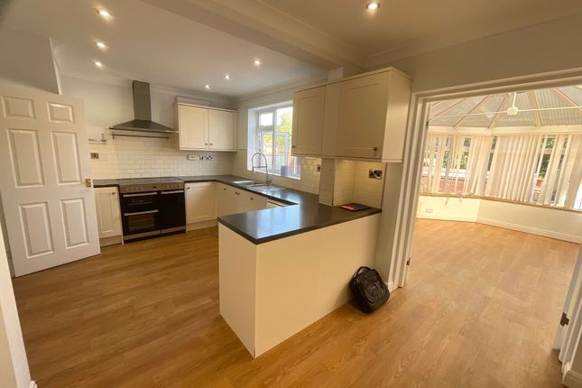 69 Throxenby Lane, Scarborough photo 2