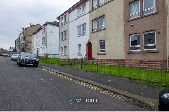 2-bed flat on Paisley, £735/mo
