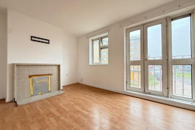Flat 40, Mount Pleasant, Ilford Lane, Ilford photo 2