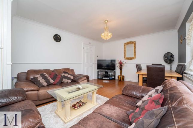 2 bed flat for sale in Harlech Gardens, Heston, Hounslow TW5