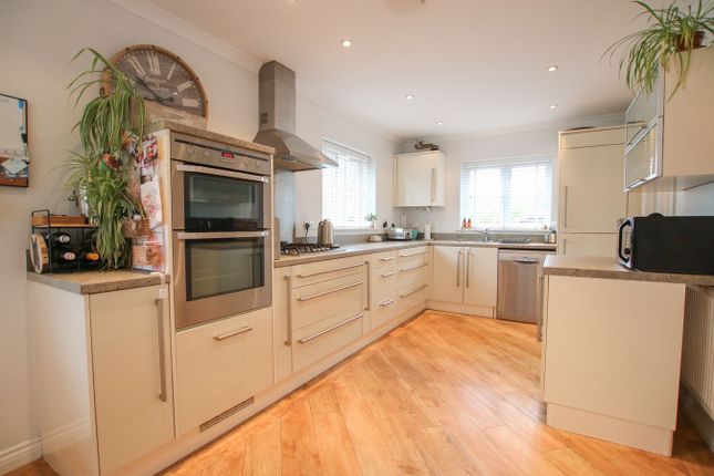 5, Kiln Close, Wokingham photo 4