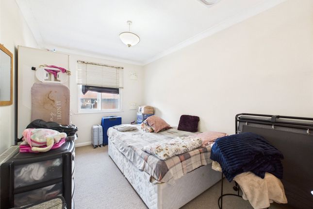 Flat 20 Juniper Court,, Grove Road, Hounslow photo 4