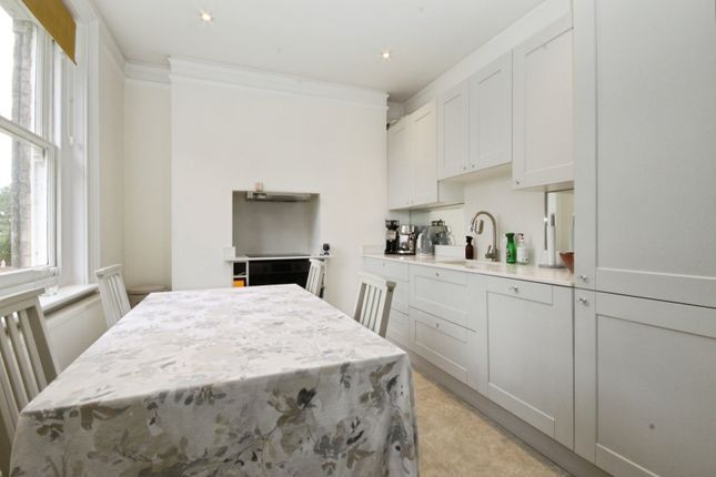Coopers Hill Lane, Surrey photo 4
