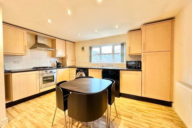 2, Balliol Court, Greater Manchester photo 4