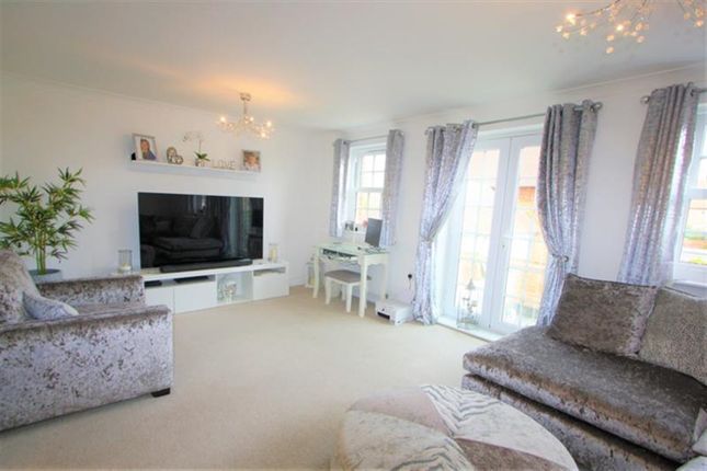 Thumbnail Terraced house to rent in Beacon Avenue, West Malling