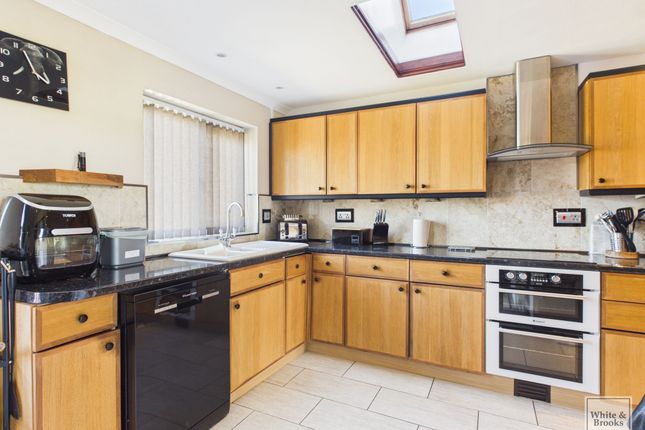 1 Arunford Close, Arundel photo 3