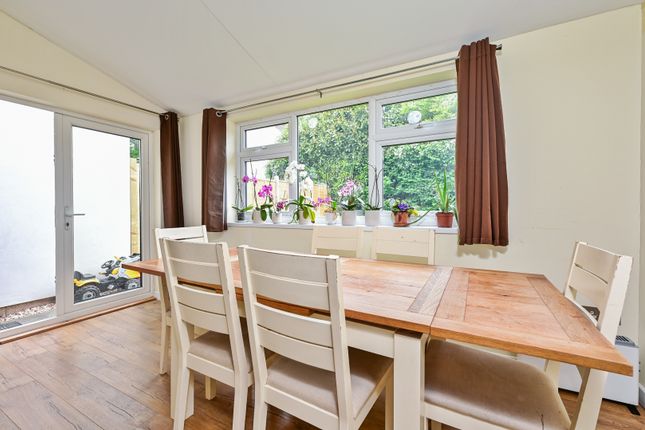 1, Derry Road, Farnborough photo 4