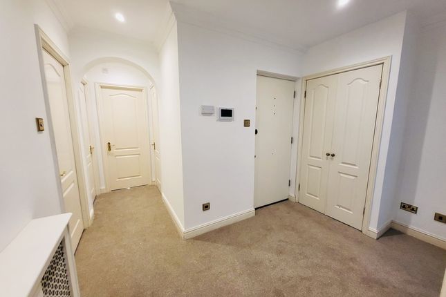 6, Wilton Court, 278 Hale Lane, Edgware photo 2